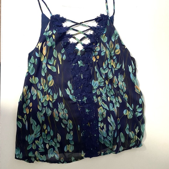 Navy print lace up cami - Picture 5 of 6